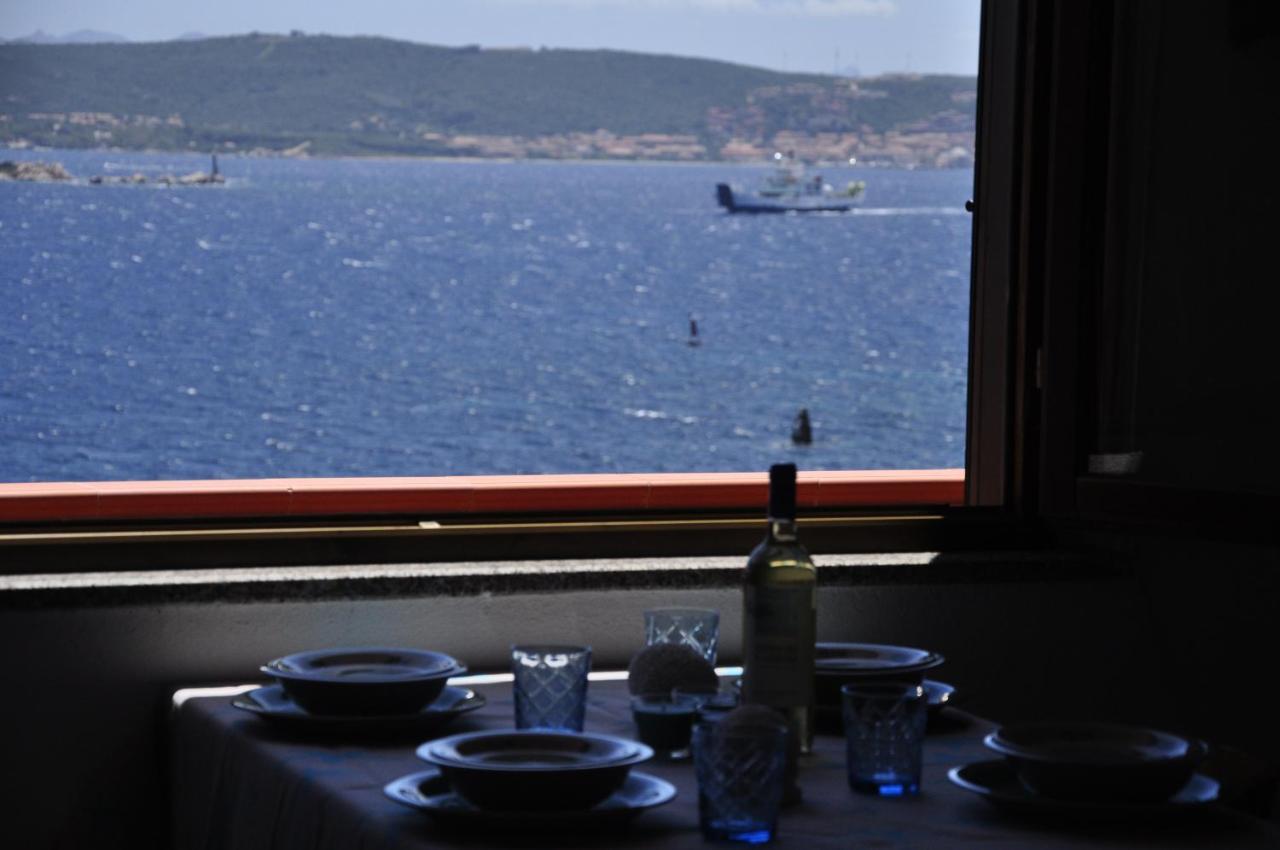Appartamentino Panoramico...Con Finestra Sul Mare! ラ・マッダレーナ エクステリア 写真